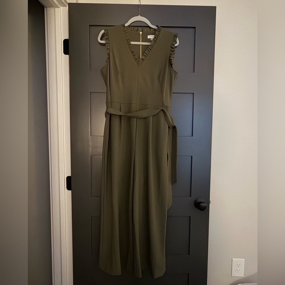 CALVIN KLEIN S/LESS RUFFLE TRIM CROPPED FLARE LEGS JUMPSUIT, COPER, SIZE 4 NWT